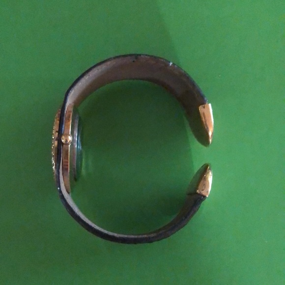 2 Avon watches -should work with new batteries) - Picture 3 of 8